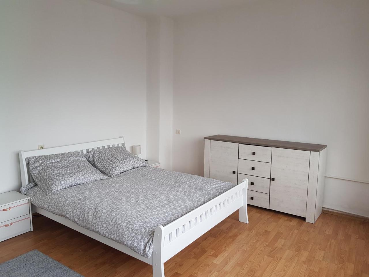 Sara Apartment Баня-Лука Экстерьер фото